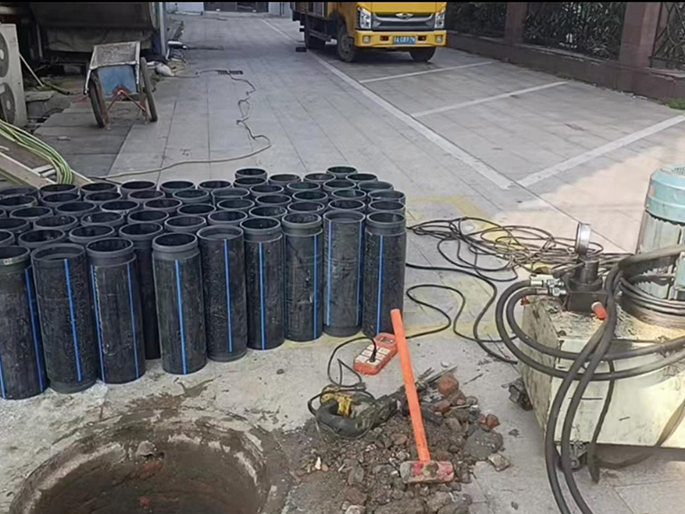 福绵PE置换管厂家 DN315置换管 非开挖管短管置换